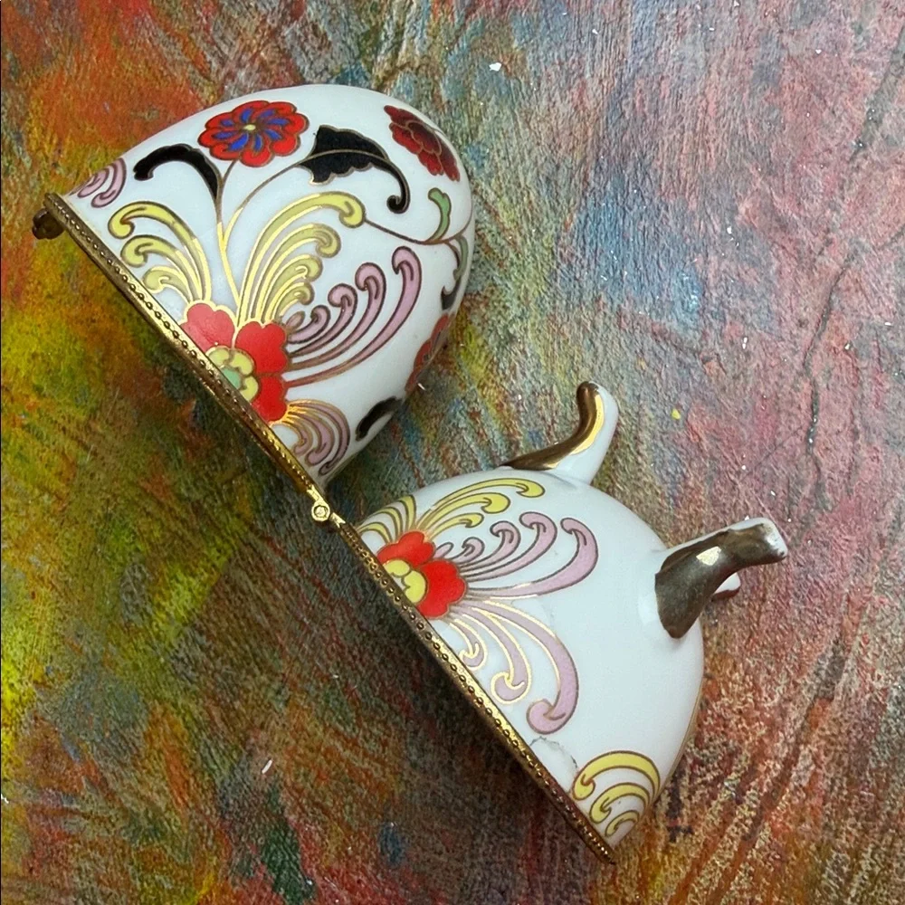 Vintage Hinged Egg Shaped Footed Floral Trinket Box Parcelain W. Gold Trim Snap